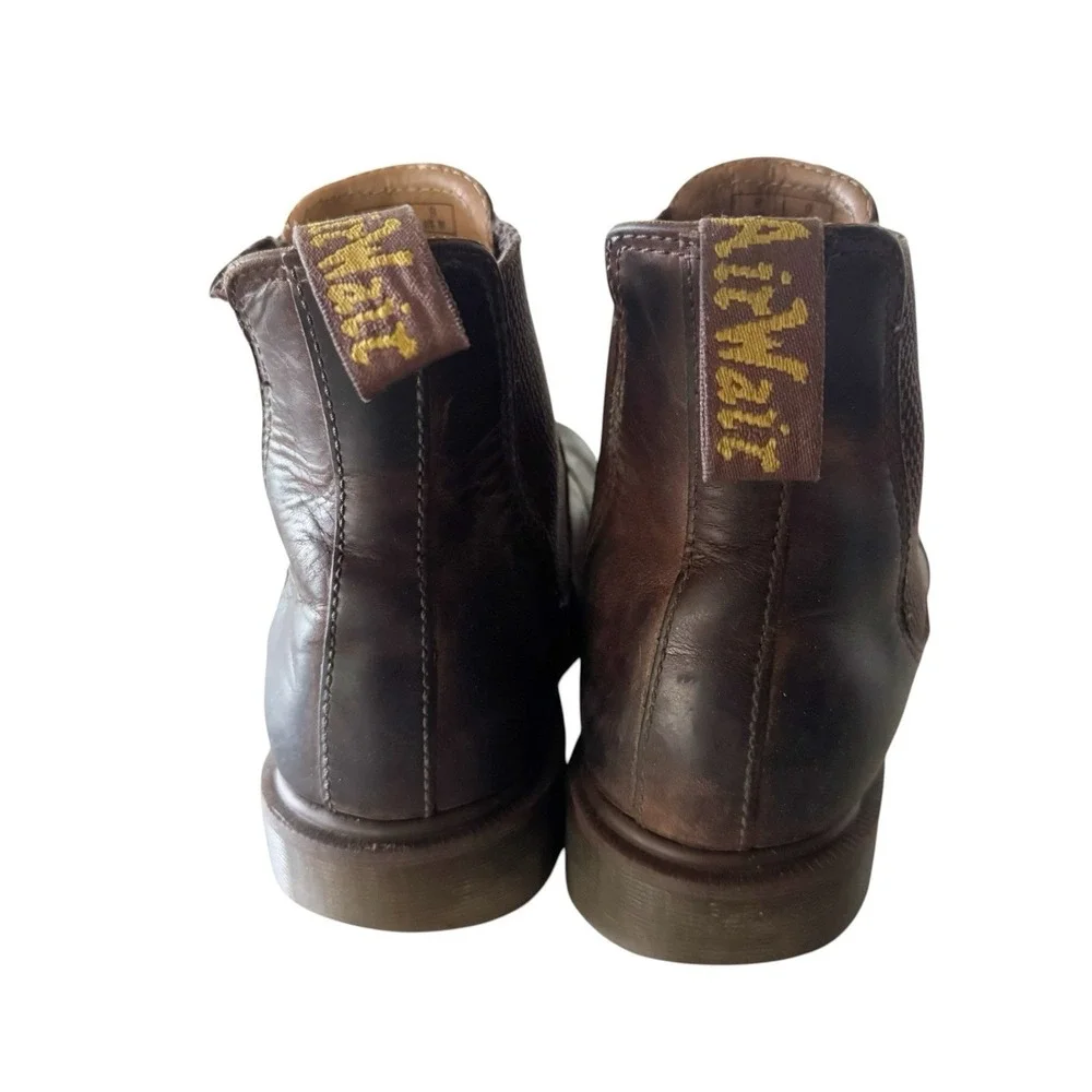 Dr. Martens 2976 SZ 9 Yellow Stitch Crazy Horse Leather Brown Men Chelsea Boots